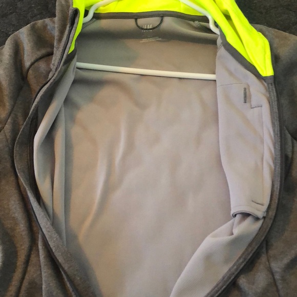 H&M sport hoodie - Picture 6 of 8